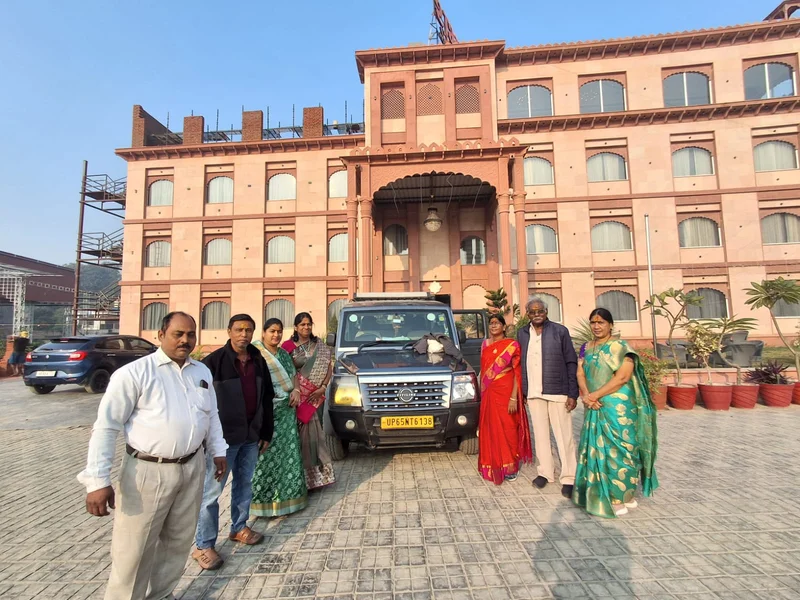 Rajan Ji with Family Guests